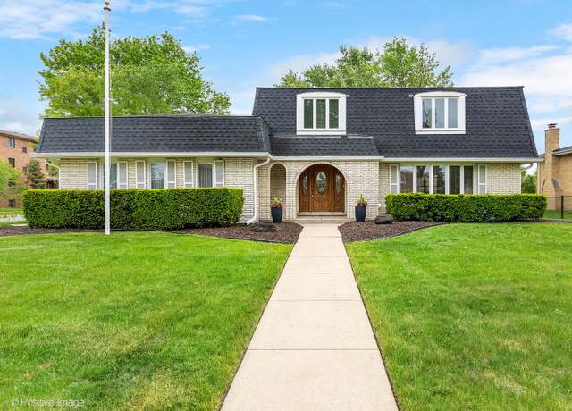 Property at 7514 Nantucket Dr, Darien, IL 60561, 4 beds, 2.5 baths