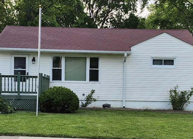 Property at 2440 Chinook Rd, Waukegan, IL 60087, 2 beds, 2 baths