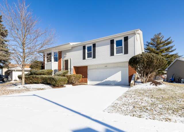 Property at 112 Camelot Way, Bolingbrook, IL 60440, 3 beds, 1.5 baths