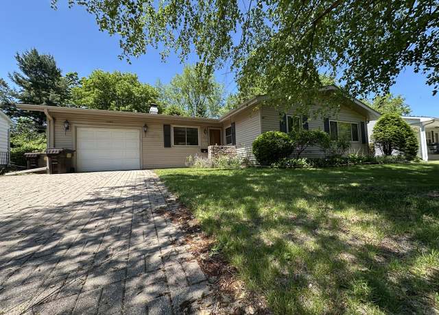 Property at 1322 Empire Ct, Freeport, IL 61032, 2 beds, 2 baths
