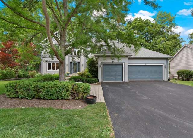 Property at 7488 Bittersweet Dr, Gurnee, IL 60031, 4 beds, 3.5 baths