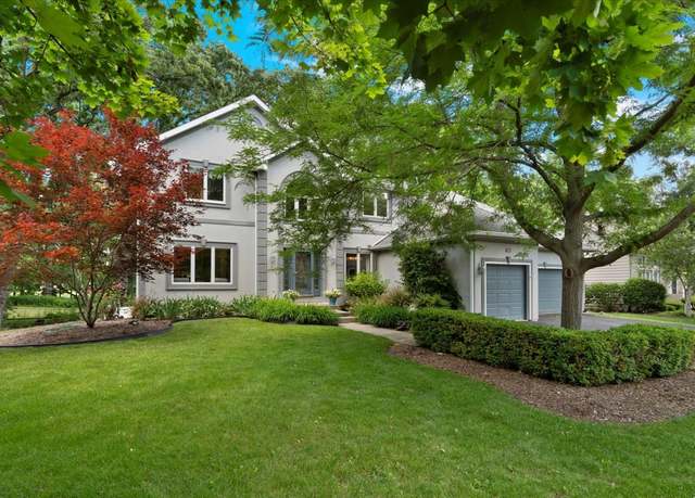 Property at 7488 Bittersweet Dr, Gurnee, IL 60031, 4 beds, 3.5 baths