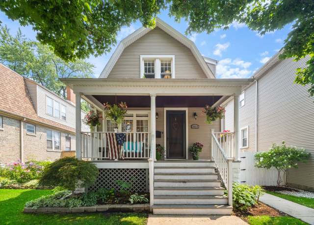 Property at 3613 N Sacramento Ave, Chicago, IL 60618, 4 beds, 3.5 baths
