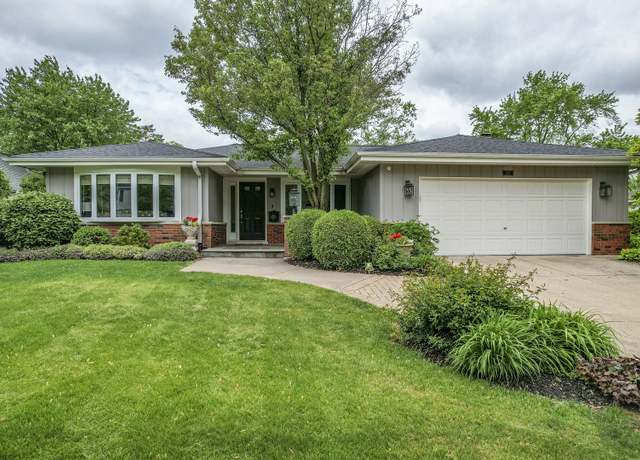 Property at 1017 Summit Hills Ln, Naperville, IL 60563, 3 beds, 2 baths