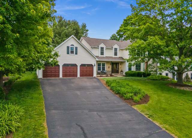 Property at 5N647 Forest Glen Ln, St. Charles, IL 60175, 4 beds, 3.5 baths