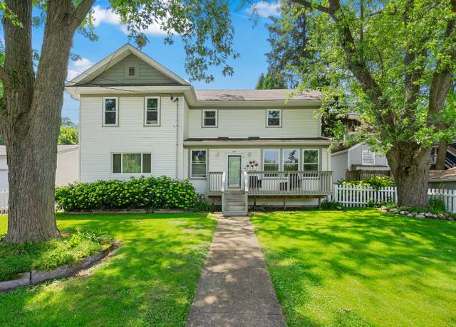 Property at 434 Lake Ave, Woodstock, IL 60098, 6 beds, 3 baths