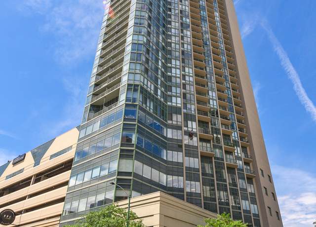 Property at 111 W Maple St #3206, Chicago, IL 60610, 1 bed, 1 bath