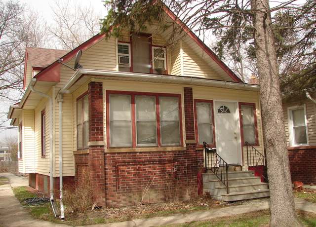 Property at 28 S Fulton Ave, Waukegan, IL 60085, 4 beds, 2 baths