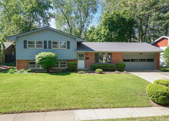Property at 311 Hillside Ln, Bloomington, IL 61701, 4 beds, 1.5 baths