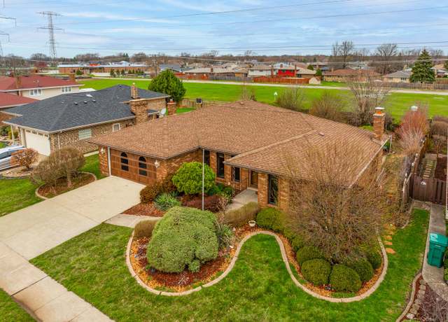 Property at 7520 Wheeler Dr, Orland Park, IL 60462, 3 beds, 2 baths