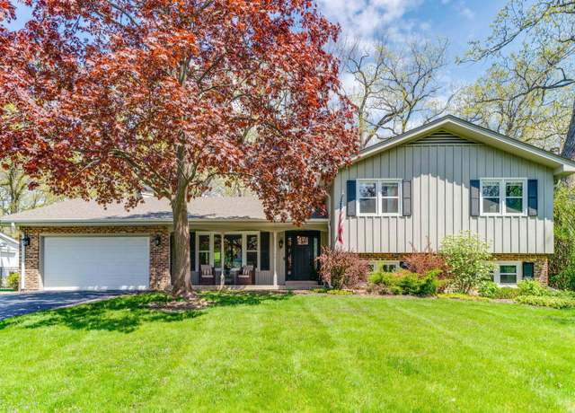 Property at 887 Timber Ln, Lake Forest, IL 60045, 4 beds, 3 baths