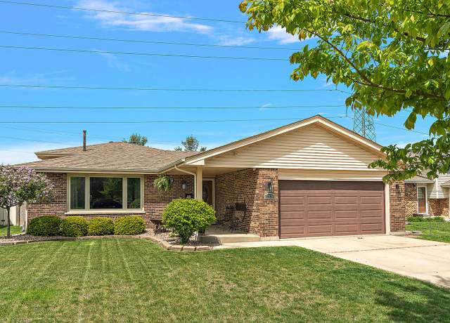 Property at 17006 82nd Ave, Tinley Park, IL 60477, 3 beds, 2.5 baths