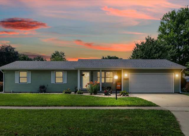 Property at 3101 Ladue Dr, Champaign, IL 61822, 3 beds, 2 baths