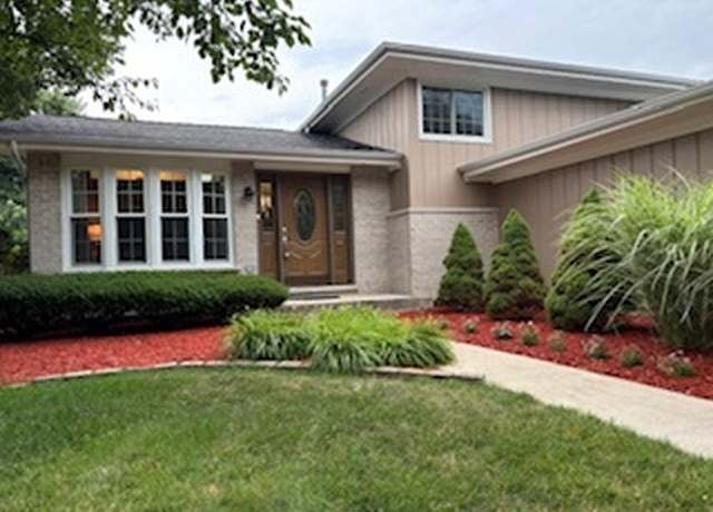 Property at 16529 Edgewood Dr, Plainfield, IL 60586, 3 beds, 2 baths