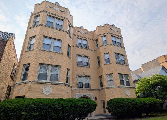 Property at 1010 N Austin Blvd Unit 2S, Oak Park, IL 60302, 2 beds, 2.5 baths