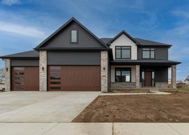 Property at 5202 Finlen Ln, Bloomington, IL 61705, 5 beds, 3.5 baths