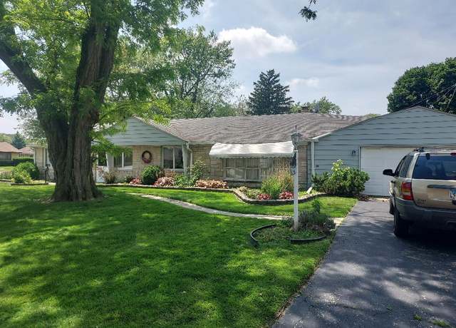 Property at 5120 W 101st St, Oak Lawn, IL 60453, 3 beds, 1 bath