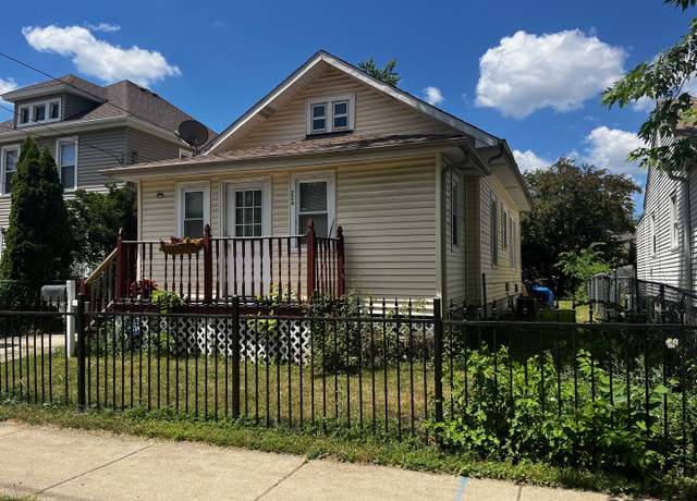 Property at 226 N Ohio St, Aurora, IL 60505, 2 beds, 1 bath