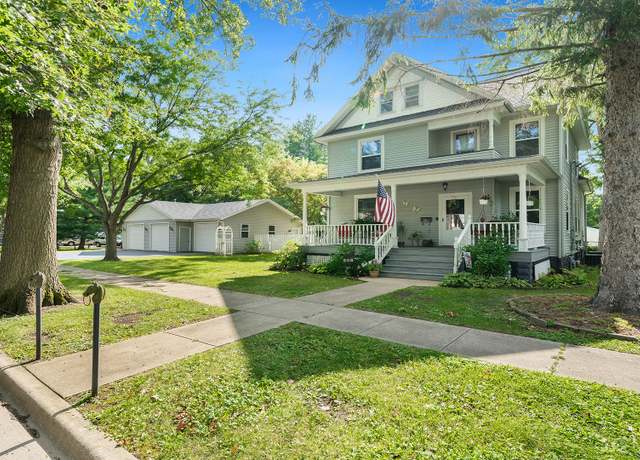 Property at 308 S 8th St, Oregon, IL 61061, 4 beds, 2.5 baths