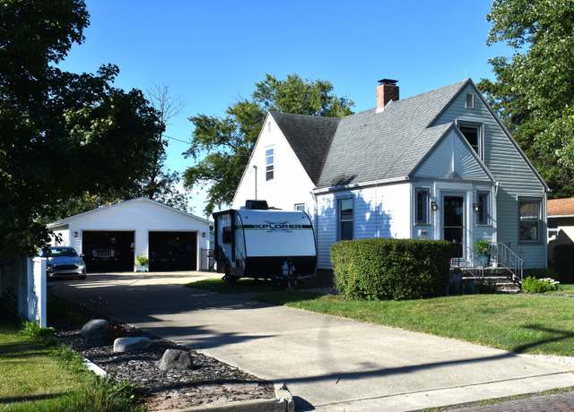 Property at 403 E Elm St, Buckley, IL 60918, 3 beds, 1 bath