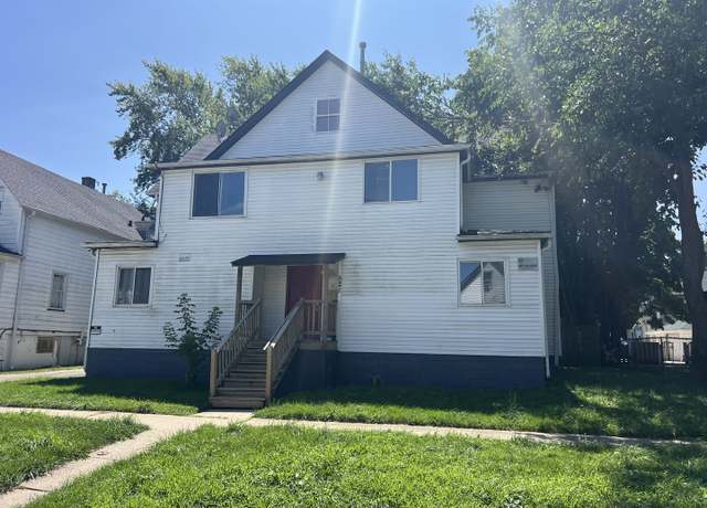 Property at 521 May St, Waukegan, IL 60085, 11 beds, 4 baths