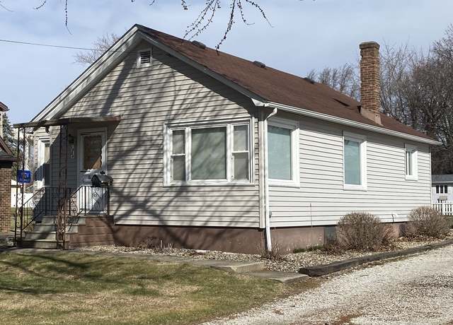 Property at 1424 E Broadway St, Streator, IL 61364, 2 beds, 1 bath