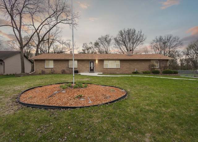 Property at 911 Crystal Dr, Machesney Park, IL 61115, 3 beds, 3 baths