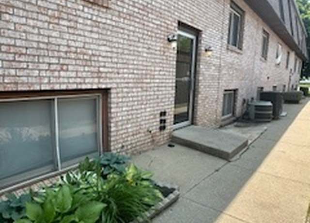 Property at 109 Urban St #19, Bloomington, IL 61704, 3 beds, 1 bath