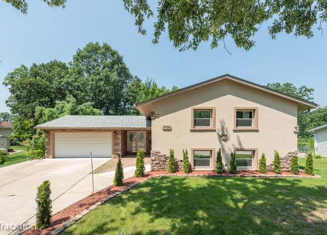Property at 7004 Roberts Dr, Woodridge, IL 60517, 5 beds, 3 baths