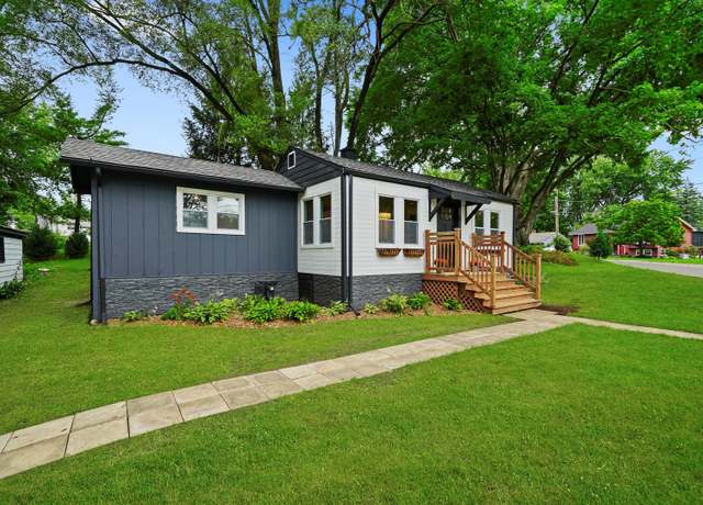 Property at 223 S Shore Dr, Island Lake, IL 60042, 2 beds, 1 bath