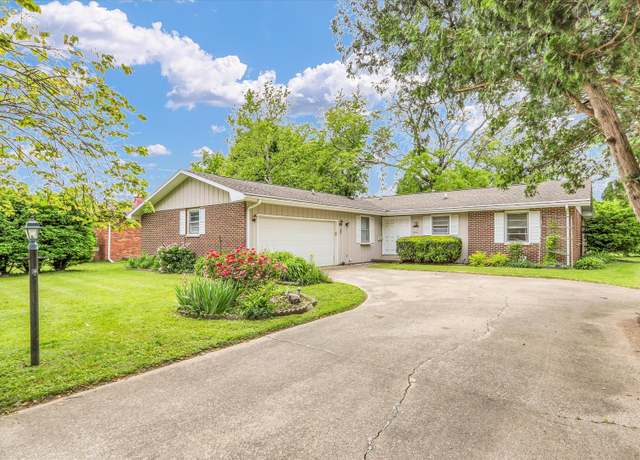 Property at 2511 S Lynn St, Urbana, IL 61801, 3 beds, 3 baths