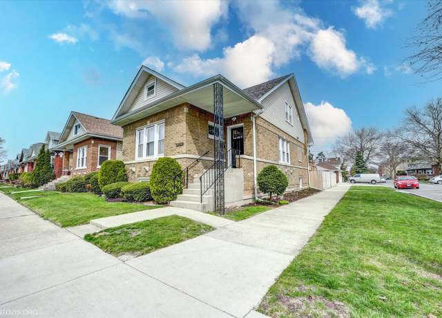 Property at 6100 W Byron St, Chicago, IL 60634, 4 beds, 3 baths