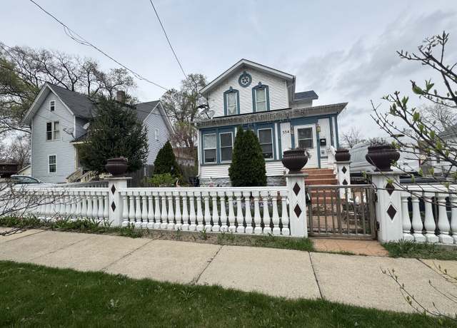 Property at 554 Spring St, Aurora, IL 60505, 5 beds, 4.5 baths