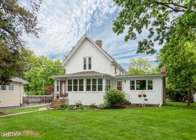 Property at 4929 Washington St, Downers Grove, IL 60515, 3 beds, 1.5 baths