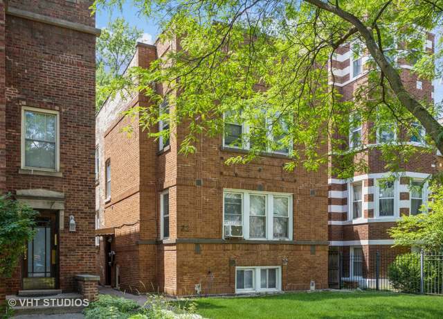 Property at 22 S Austin Blvd, Oak Park, IL 60302, 4 beds, 3 baths