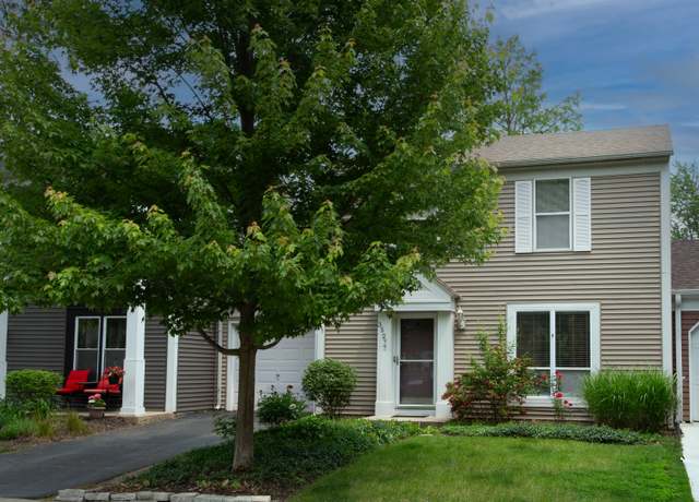 Property at 3S277 Birchwood Dr, Warrenville, IL 60555, 3 beds, 1.5 baths
