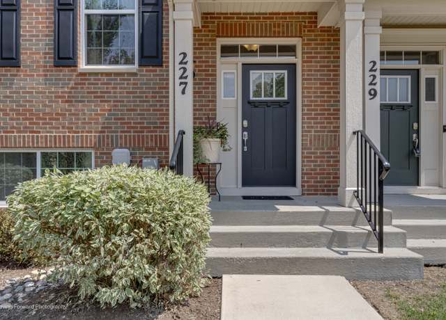 Property at 227 Lakeshore Dr, Oswego, IL 60543, 4 beds, 2.5 baths