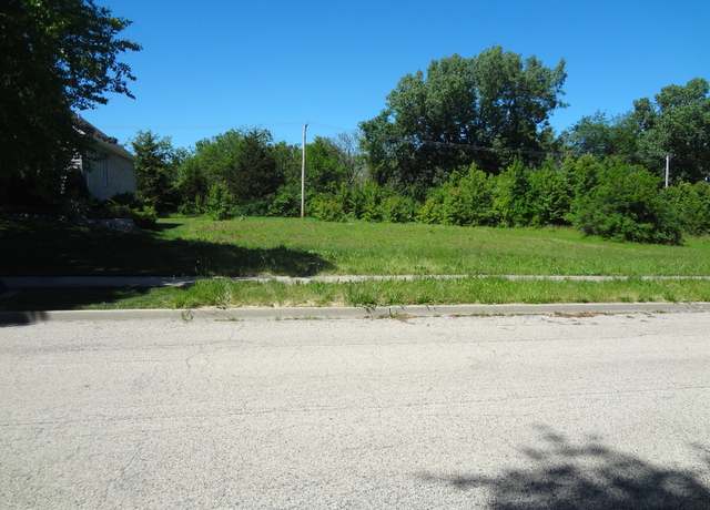 Property at 1042 Chateau Bluff Ln, West Dundee, IL 60118