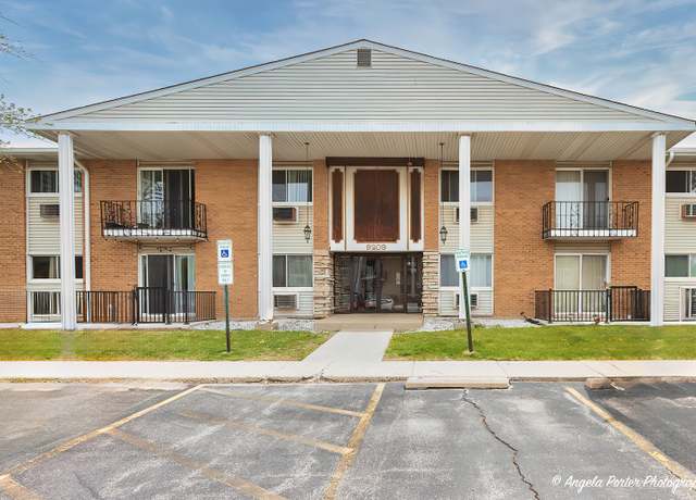 Property at 9209 Bumble Bee Dr Unit 2G, Des Plaines, IL 60016, 2 beds, 1.5 baths