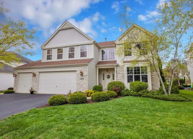 Property at 10905 Manhattan Dr, Huntley, IL 60142, 4 beds, 4.5 baths