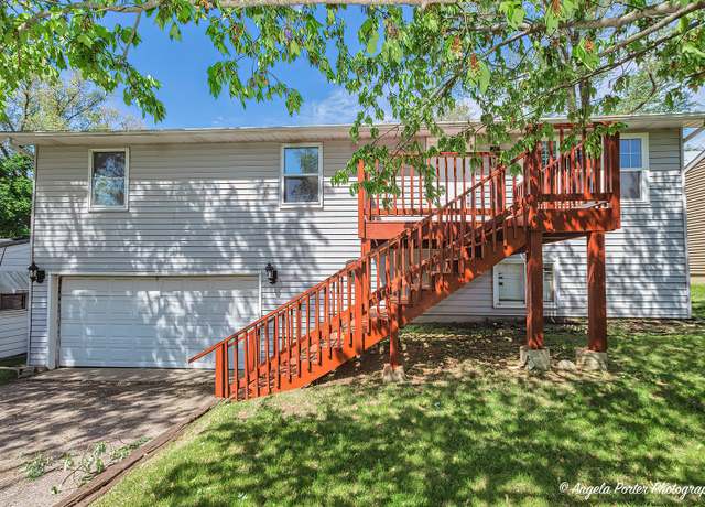 Property at 5305 N Highland Dr, Mchenry, IL 60050, 3 beds, 1.5 baths