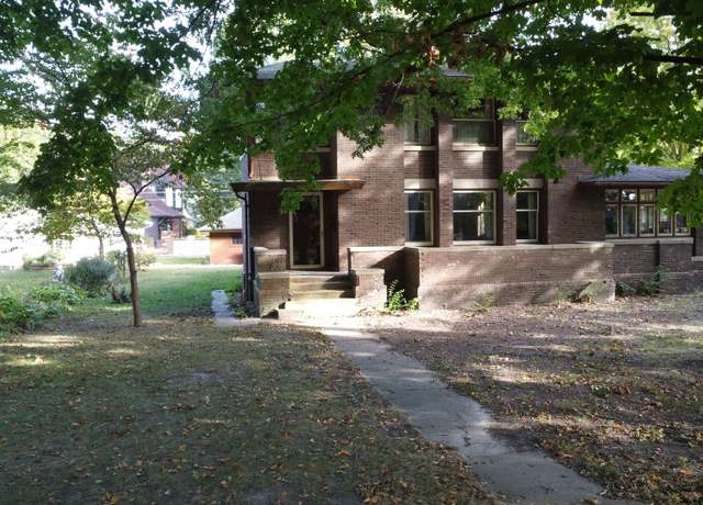 Property at 328 E Mulberry St, Watseka, IL 60970, 3 beds, 1.5 baths