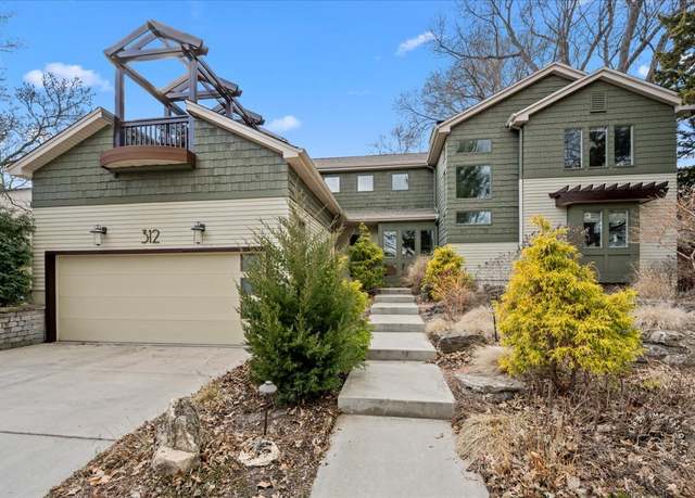 Property at 312 S River Ln, Geneva, IL 60134, 4 beds, 3.5 baths