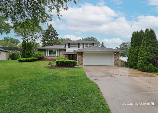 Property at 516 Blackburn Ct, Downers Grove, IL 60516, 3 beds, 3 baths