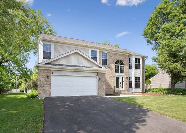 Property at 530 Old Oak Cir, Algonquin, IL 60102, 5 beds, 3 baths