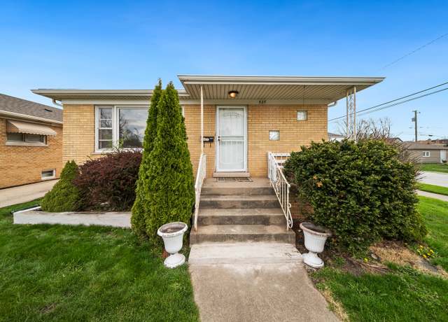 Property at 525 Mackinaw Ave, Calumet City, IL 60409, 3 beds, 2.5 baths