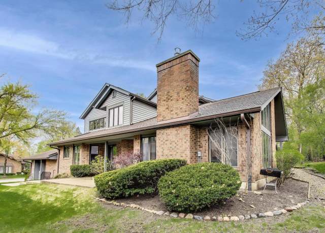 Property at 1034 Braemoor Dr, Downers Grove, IL 60515, 3 beds, 2.5 baths