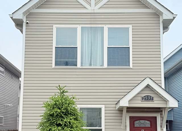 Property at 2537 W Monroe St Unit B, Chicago, IL 60612, 3 beds, 2 baths
