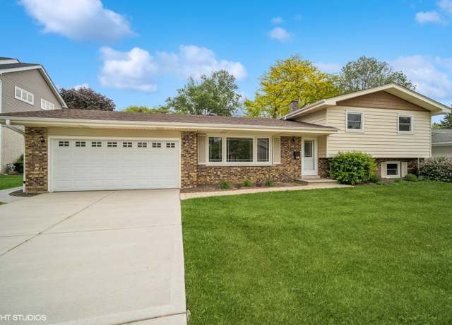 Property at 521 N Greenwood Dr, Palatine, IL 60074, 3 beds, 2 baths