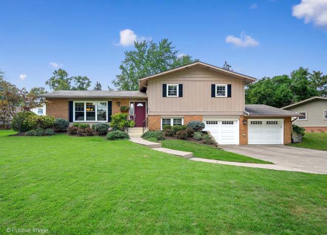Property at 6924 Valley View Dr, Downers Grove, IL 60516, 3 beds, 2 baths